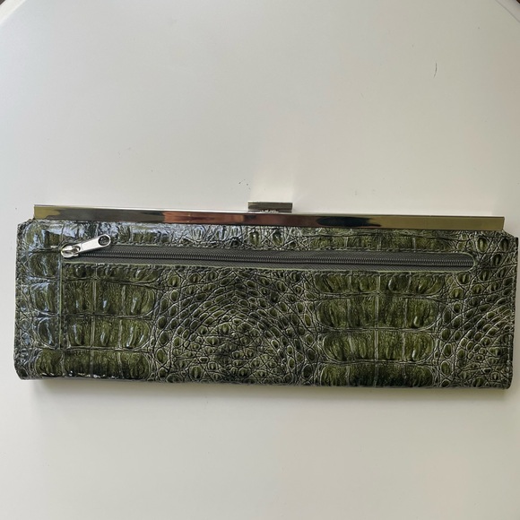 Green Clutch - Picture 2 of 4